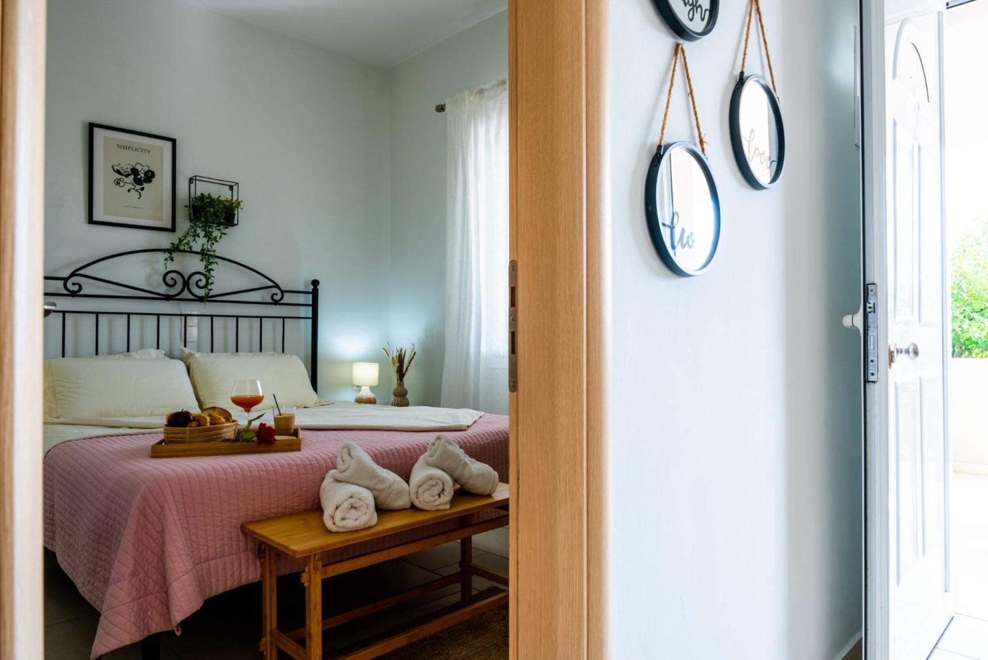 Tesys Studios And Apartments Лаганас Номер фото